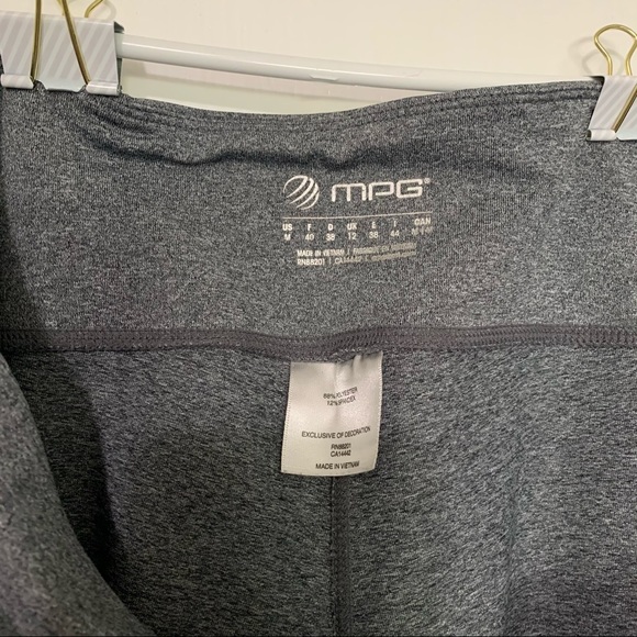 Cropped athletic leggings - Picture 3 of 3